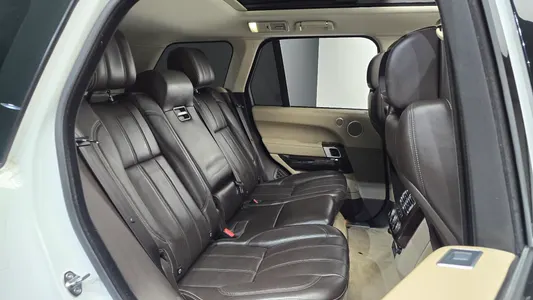 Land Rover 4 4.4 SDV8 Vogue SE 2017 11