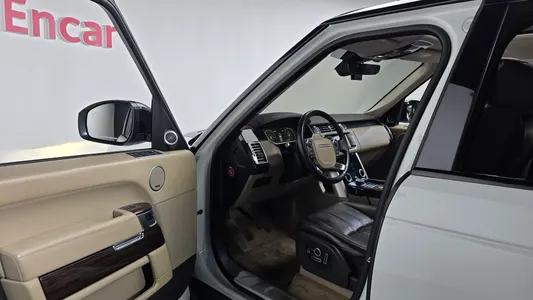 Land Rover 4 4.4 SDV8 Vogue SE 2017 10