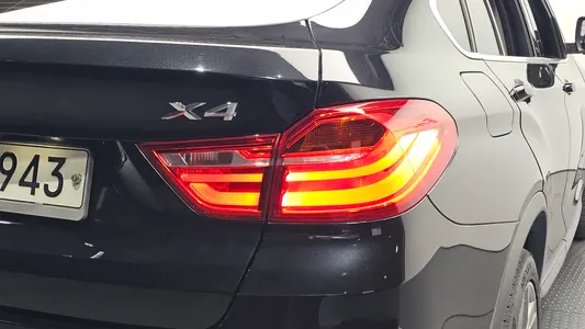 BMW X4 (F26) xDrive20d 2014 23