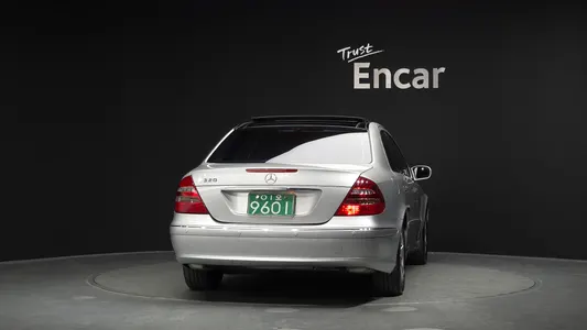 Mercedes-Benz E-Class W211 E320 2003 4