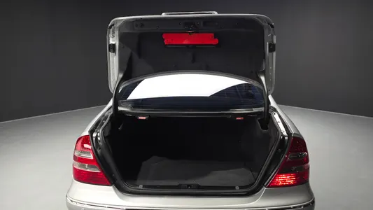 Mercedes-Benz E-Class W211 E320 2003 20