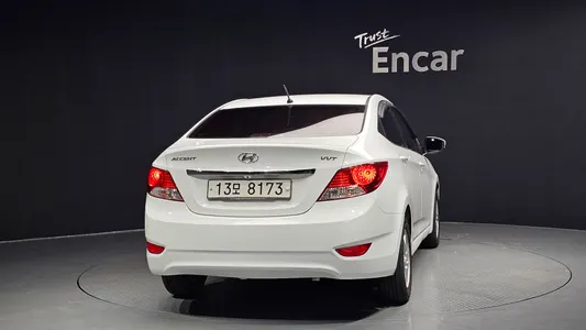 Hyundai () 1.4 VVT 2013 4