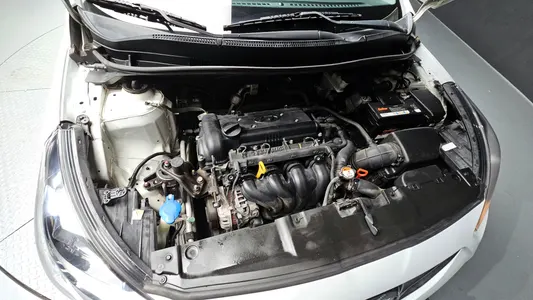 Hyundai () 1.4 VVT 2013 6