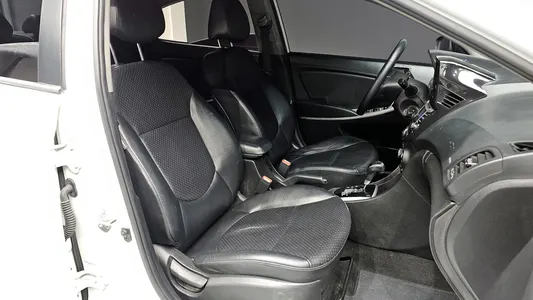 Hyundai () 1.4 VVT 2013 10
