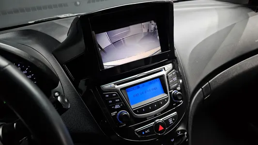 Hyundai () 1.4 VVT 2013 17