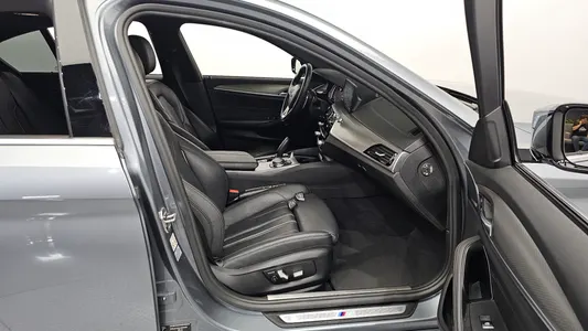 BMW 5 Series (G30) 520d M 2017 11