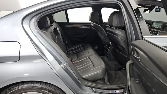 BMW 5 Series (G30) 520d M 2017 12