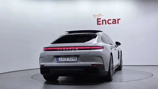 Porsche (976) 2.9 AWD E- 2024 4