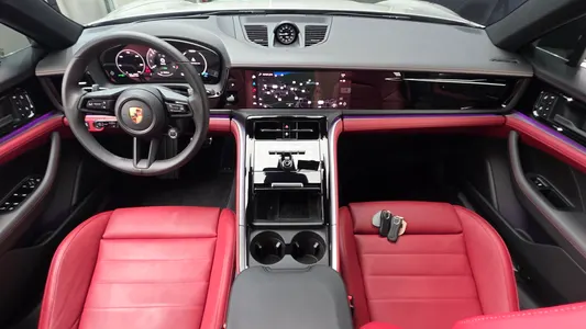 Porsche (976) 2.9 AWD E- 2024 7