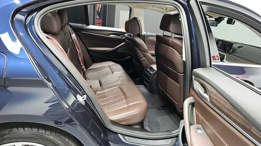 BMW 5 Series (G30) 520d 2020 12