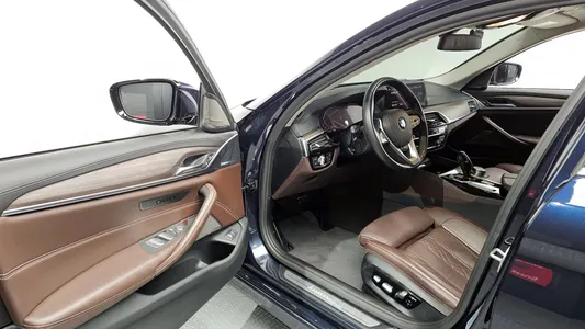 BMW 5 Series (G30) 520d 2020 10