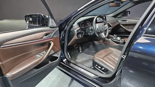 BMW 5 Series (G30) 530i M 2020 11