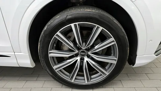 Audi Q8 (4M) 55 TFSI 2021 5