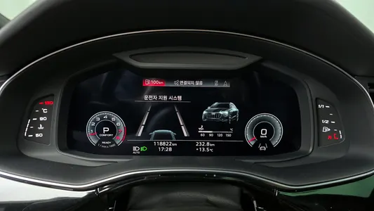 Audi Q8 (4M) 55 TFSI 2021 8