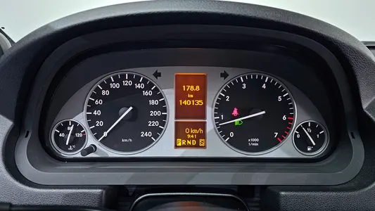 Mercedes-Benz B-Class W245 B200 2009 8