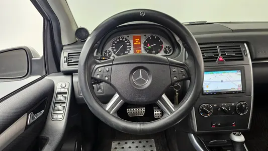 Mercedes-Benz B-Class W245 B200 2009 13