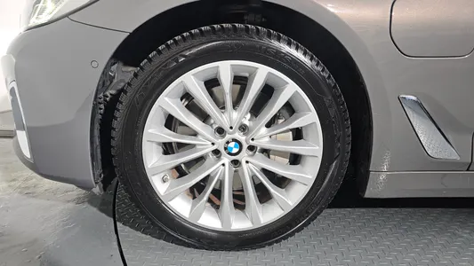 BMW 5 Series (G30) 530e 2020 5
