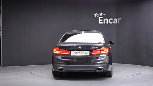 BMW 5 Series (G30) 520i M 2020 4