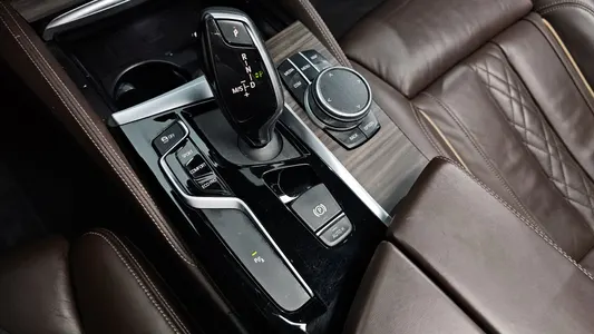 BMW 5 Series (G30) 520i M 2020 9