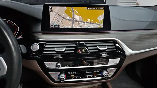 BMW 5 Series (G30) 520i M 2020 14