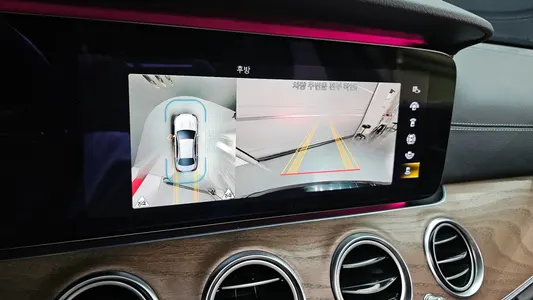 Mercedes-Benz E-Class W213 E300e 4MATIC 2020 16