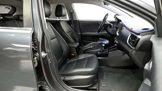 Kia Stonic 1.6 2017 11