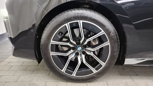BMW 7 Series (G70) 740i xDrive M 2024 5