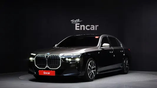 BMW 7 Series (G70) 740i xDrive M 2024