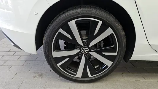 Volkswagen 8 2.0 TDI 2025 5