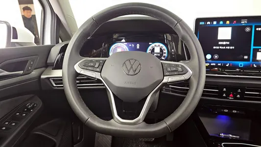 Volkswagen 8 2.0 TDI 2025 13