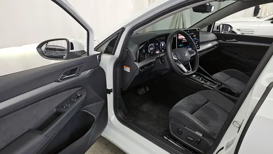 Volkswagen 8 2.0 TDI 2025 10