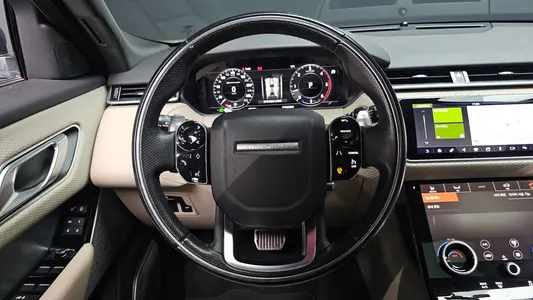 Land Rover 레인지로버 벨라 3.0 D300 R- SE 2017 13