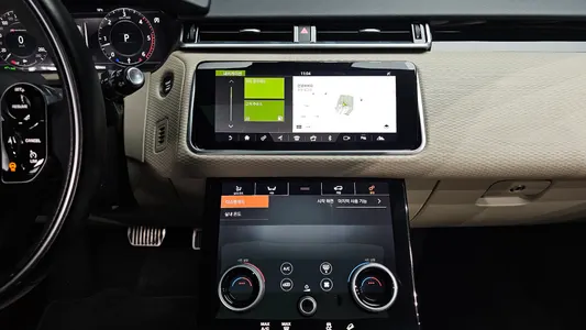 Land Rover 레인지로버 벨라 3.0 D300 R- SE 2017 14