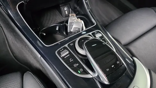 Mercedes-Benz C-Class W205 C200 2020 17
