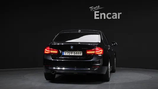 BMW 3 Series (F30) 320i 2016 4
