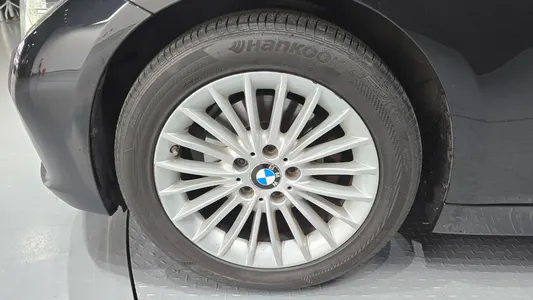 BMW 3 Series (F30) 320i 2016 5