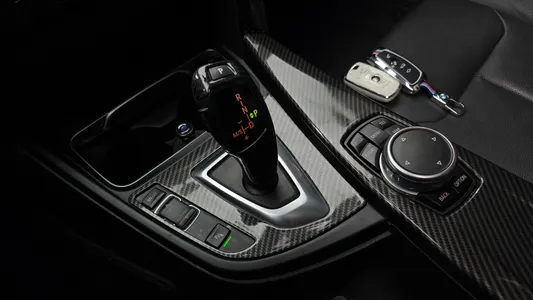 BMW 3 Series (F30) 320i 2016 9