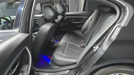 BMW 3 Series (F30) 320i 2016 12