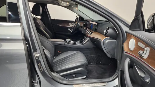 Mercedes-Benz E-Class W213 E300e 4MATIC 2020 10