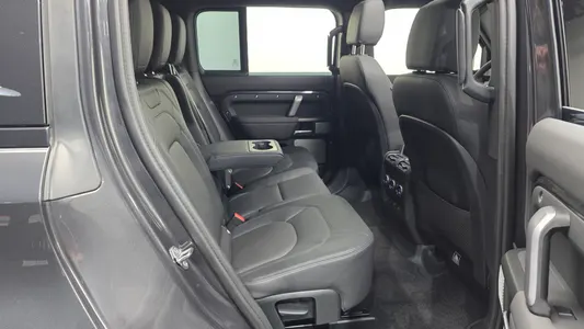 Land Rover (L663) 130 P400 2024 5