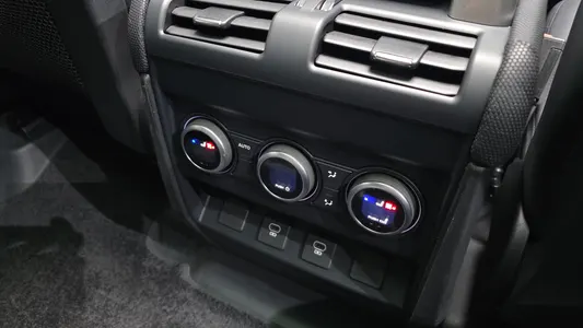 Land Rover (L663) 130 P400 2024 17