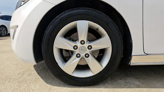 Hyundai MD M16 GDI 2012 5