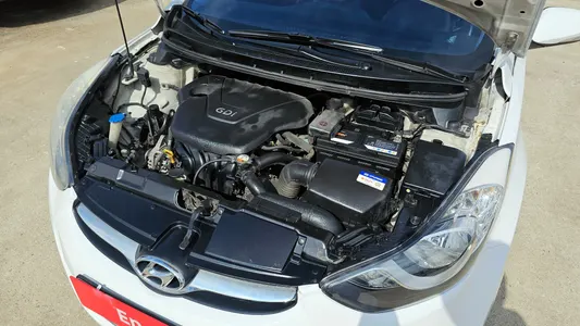 Hyundai MD M16 GDI 2012 6