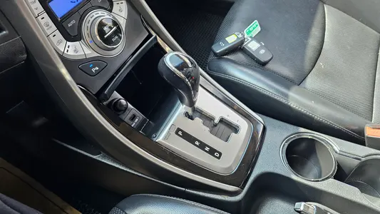 Hyundai MD M16 GDI 2012 9