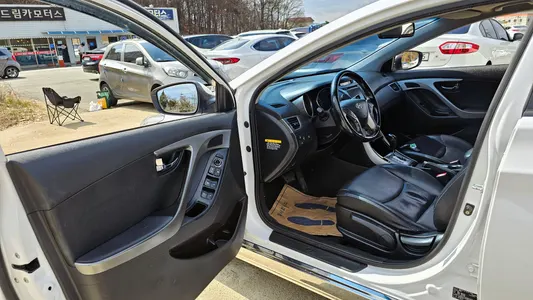 Hyundai MD M16 GDI 2012 10