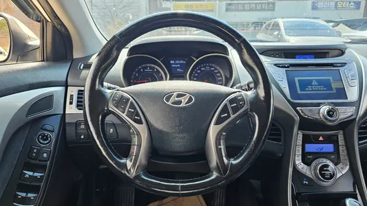 Hyundai MD M16 GDI 2012 16