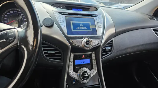 Hyundai MD M16 GDI 2012 17