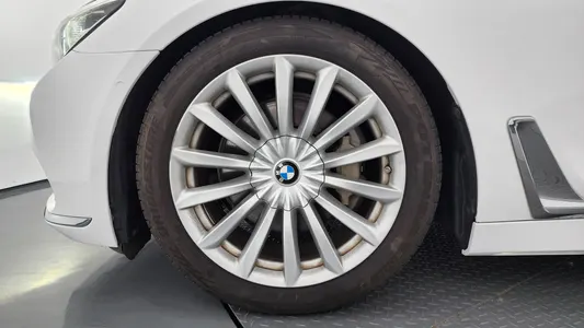 BMW 7 Series (G11) 730Ld xDrive 2016 5