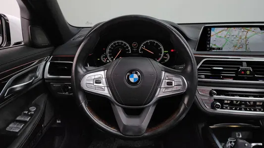 BMW 7 Series (G11) 730Ld xDrive 2016 17