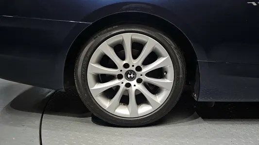 BMW 3 Series (E90) 328i 2008 5